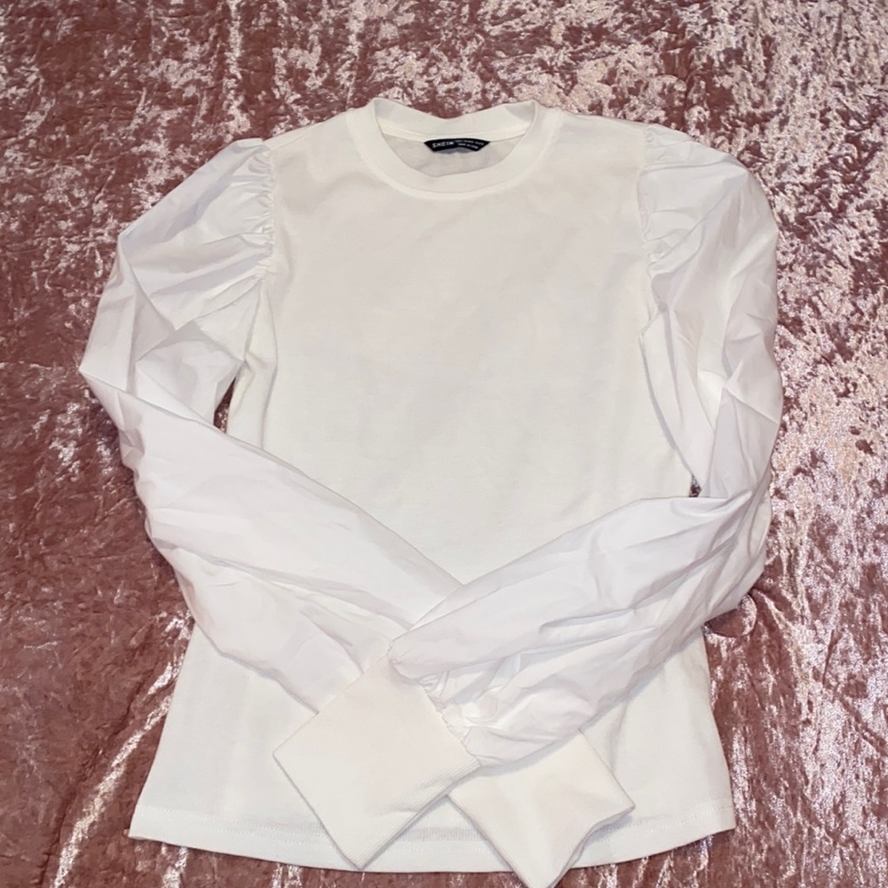 white puffy sleeve top!